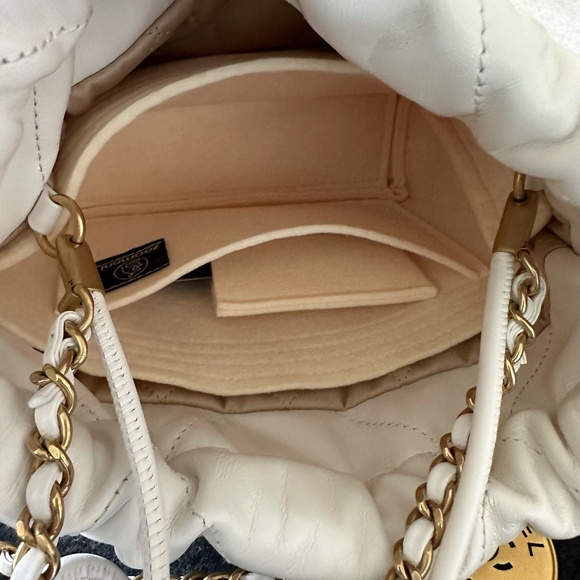 **UNICORN** NEW Authentic Chanel 23B Mini 22 Bag in White Full Set - Picture 9 of 14